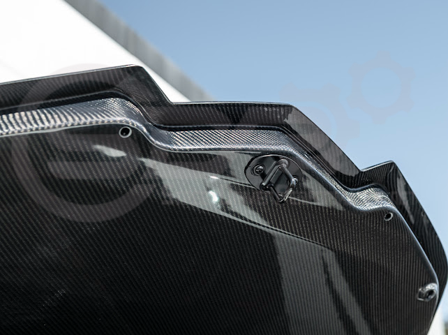 2020-PRESENT CHEVROLET CORVETTE C8 | ZR1 REPLICA STYLE DOUBLE SIDED CARBON FIBER FRONT VENTED HOOD